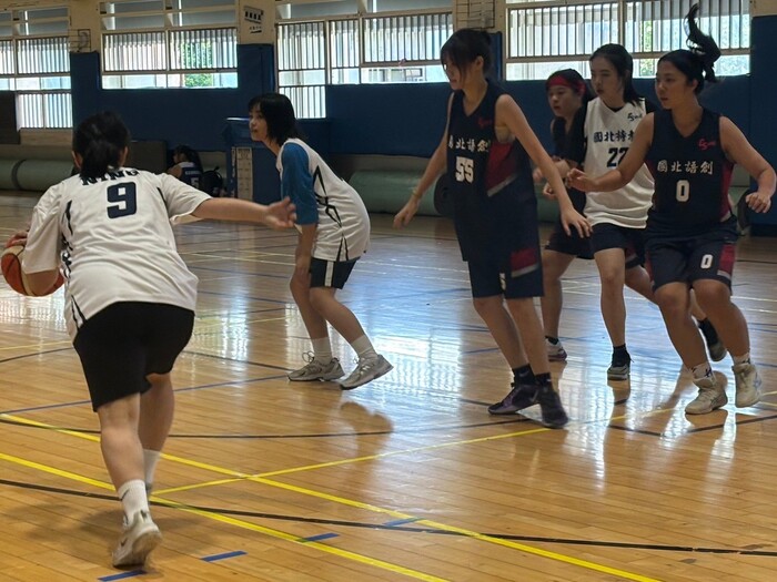 113新生盃女籃競賽圖片