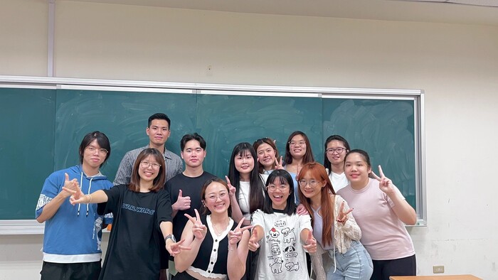 送舊聚餐合照圖片