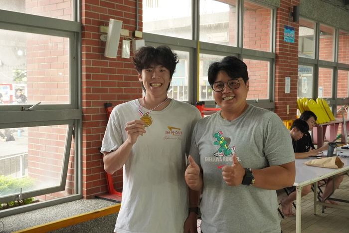 體育室 林家瑩主任 頒獎圖片