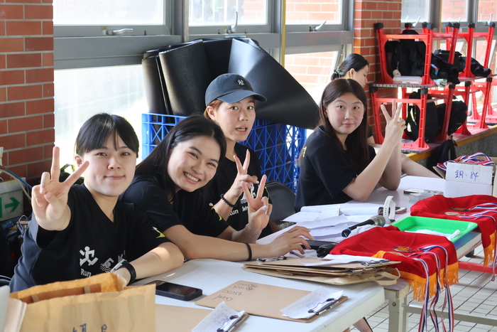 水運會工作人員合影圖片