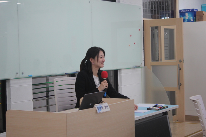 國際禮賓親善協會曾靖淳老師為本次「禮賓親善增能交流活動」擔任課程講師
