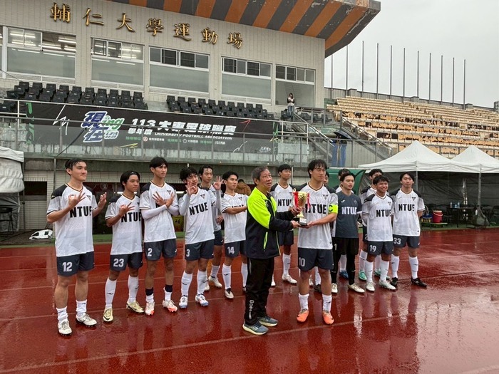 足球聯賽第三級 第三名圖片