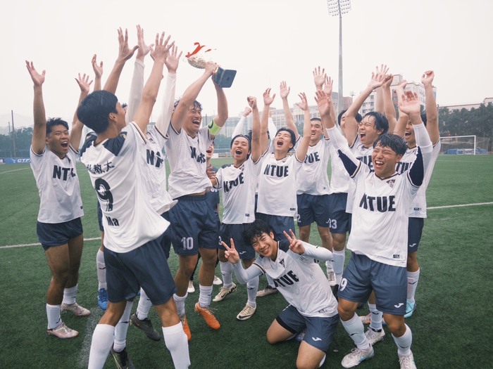 足球聯賽第三級 第三名圖片