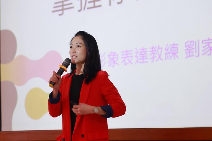 劉家安老師分享，人與人溝通的溫度是AI無法取代的