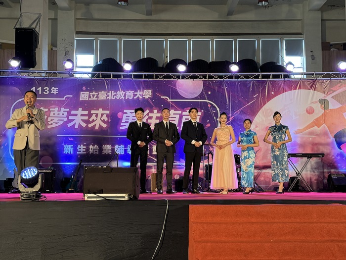 1.芝山親善大使校隊進行動態表演